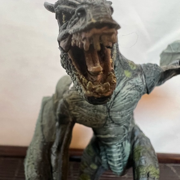 EUC McFarlane 2005 Dragon - Picture 4 of 16